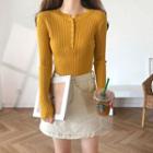 Long-sleeve Knit Buttoned Top
