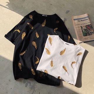 Feather Embroidered Elbow-sleeve T-shirt