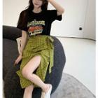 Printed Loose T-shirt / Asymmetrical Checker Midi Skirt