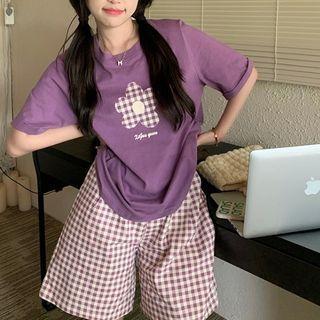 Elbow-sleeve Print T-shirt / Gingham Shorts