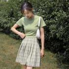 Set : Avocado Short-sleeve T Shirt+ Plaid Accordion Pleat Skirt