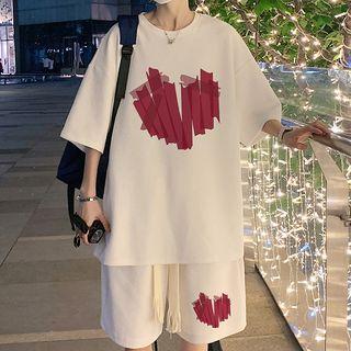 Set: 3/4-sleeve Heart Print T-shirt + Shorts