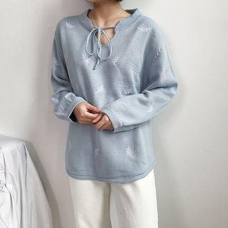 Leaf Embroidered V-neck Knit Sweater