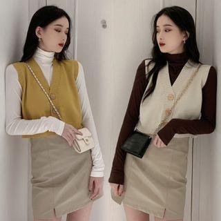Long-sleeve Turtleneck Top / Button-up Sweater Vest