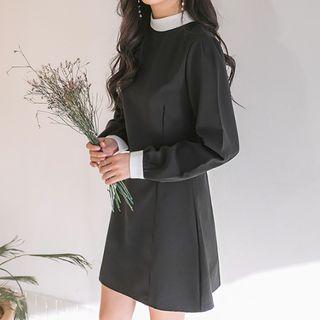 Mock-neck Contrast-trim Shift Dress Black - One Size