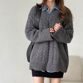 Raglan-sleeve Cable-detail Sweater