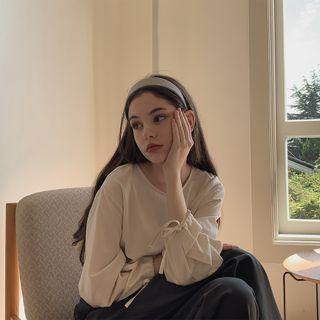[cle.] Tie-cuff Monotone Blouse