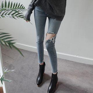 Fray Distressed Skinny Jeans