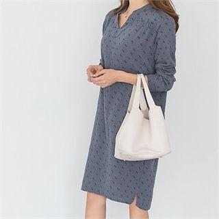 V-neck Crinkled Patterned Dress