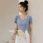 Short-sleeve Lace Trim Slit Knit Crop Top