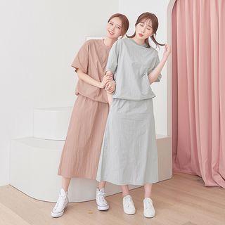 Set: Banded-hem T-shirt + Long A-line Skirt