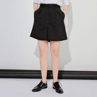 [lovb] Office Look Pinstripe Shorts