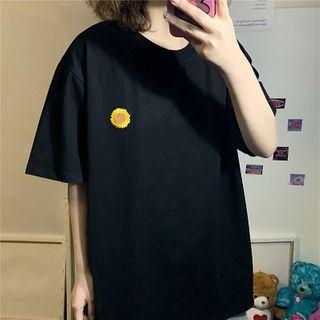 Short-sleeve Flower Embroidery T-shirt