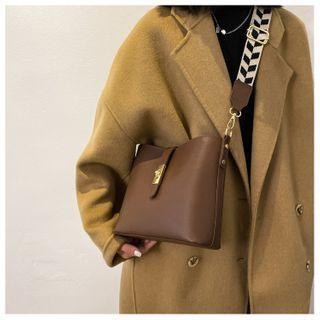 Wide Strap Plain Bucket Bag