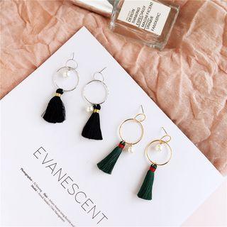 Non-matching Faux Pearl Tassel Hoop Earring