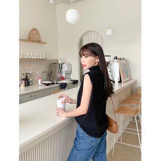 Turtle-neck Sleeveless Napped Top