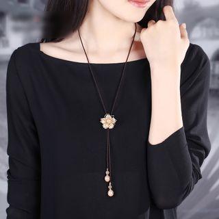 Retro Pearl Shell Flower Pendant Necklace As Shown In Figure - One Size