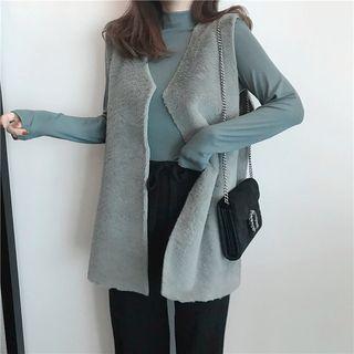 V-neck Fleece Vest / Plain Long Sleeve T-shirt