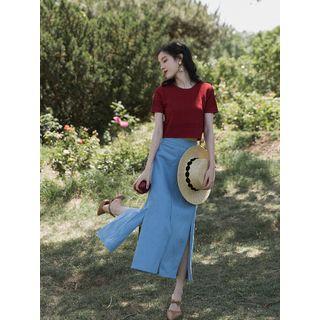 Set: Short-sleeve Knit Top + Slit A-line Maxi Denim Skirt
