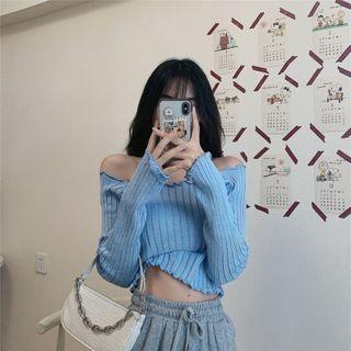Ruffle Trim Off-shoulder Long-sleeve Cropped Knit Top