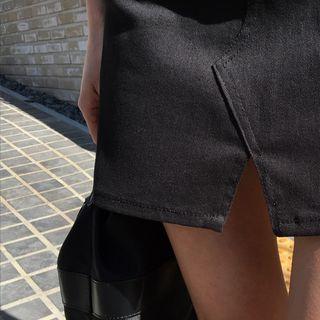 Pocket-side Slit-front Mini Skirt