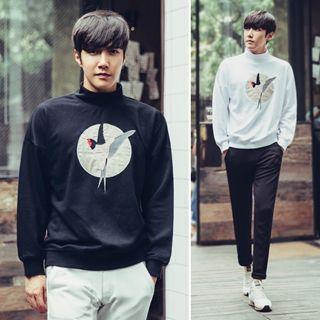 Mock-neck Applique Pullover