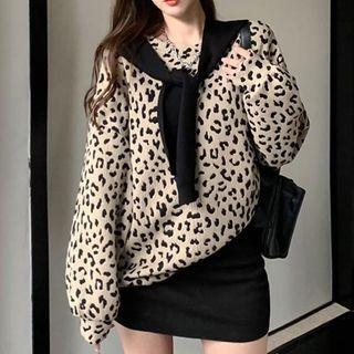 Leopard Print Sweatshirt / Tie-front Shawl / Set