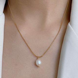 Faux Pearl Pendant Necklace E589 - Gold - One Size