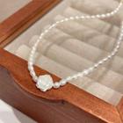 Flower Freshwater Pearl Choker White & Gold - One Size