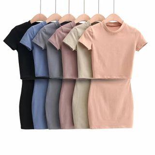 Short-sleeve Plain Cropped T-shirt / Mini Pencil Skirt