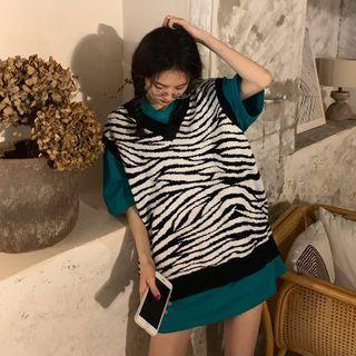 Short-sleeve Tunic T-shirt / Zebra Print Knit Vest
