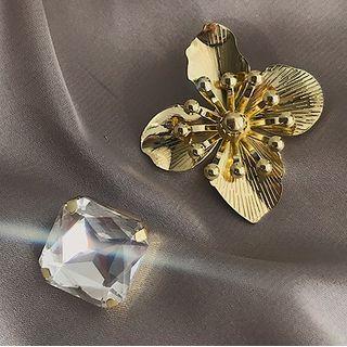 Non-matching Alloy Flower Faux Crystal Earring