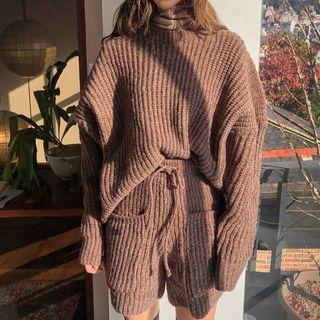 Set: Plain Sweater + Knit Shorts