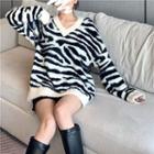 Zebra Print V-neck Sweater Black - One Size