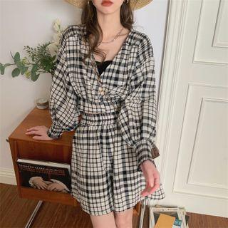 Long-sleeve Plaid Cropped Blouse / Wide-leg Shorts