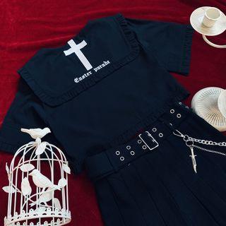 Short-sleeve Cross Embroidered Collar Crop Top Black - One Size