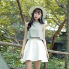 Striped Sleeveless Cropped Blouse / Plain A-line Mini Skirt