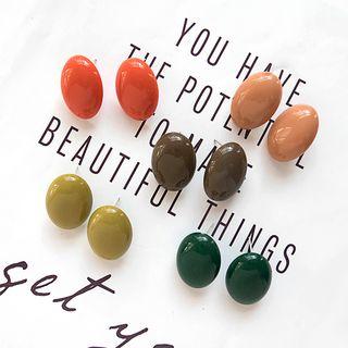 Oval-shaped Stud Earring