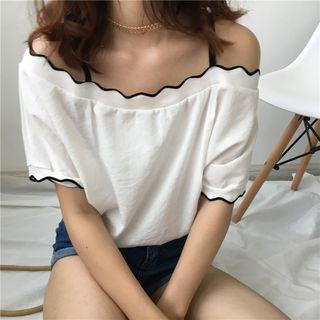 Scallop Trim Off-shoulder Short-sleeve Top