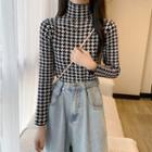 Long-sleeve Turtle-neck Houndstooth Top Black - One Size