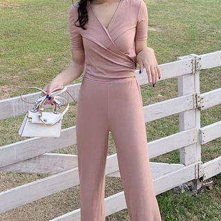 Set: Short-sleeve Wrap T-shirt + Plain Sweatpants