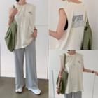 Sleeveless Letter-printed T-shirt