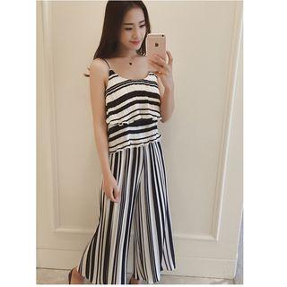 Set: Strappy Chiffon Top + Cropped Wide Leg Pants