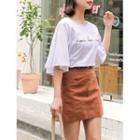 Bell-sleeve L Me-letter T-shirt