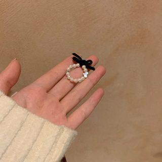 Bow Beaded Ring Black & White - One Size