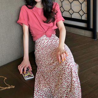 Set: Short-sleeve T-shirt + Patterned A-line Midi Skirt