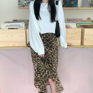 Long-sleeve Plain Sweatshirt / High-waist Leopard Pattern Skirt