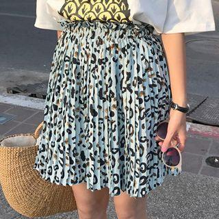 Print Short-sleeve T-shirt / Pleated Skirt