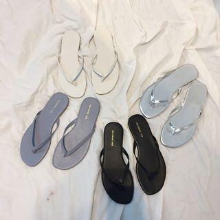 Plain Flip-flop