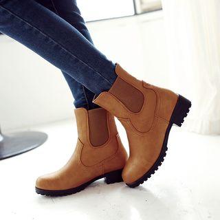 Short Chelsea Boots